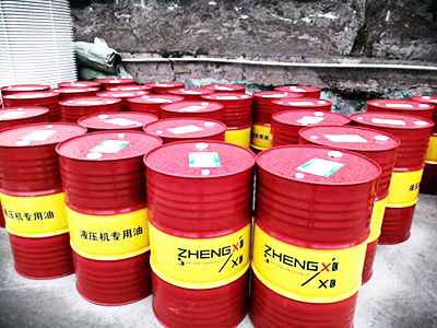 四川液壓機(jī)客戶購(gòu)買的液壓機(jī)油，由成都正西液壓機(jī)完美交貨！恭喜
